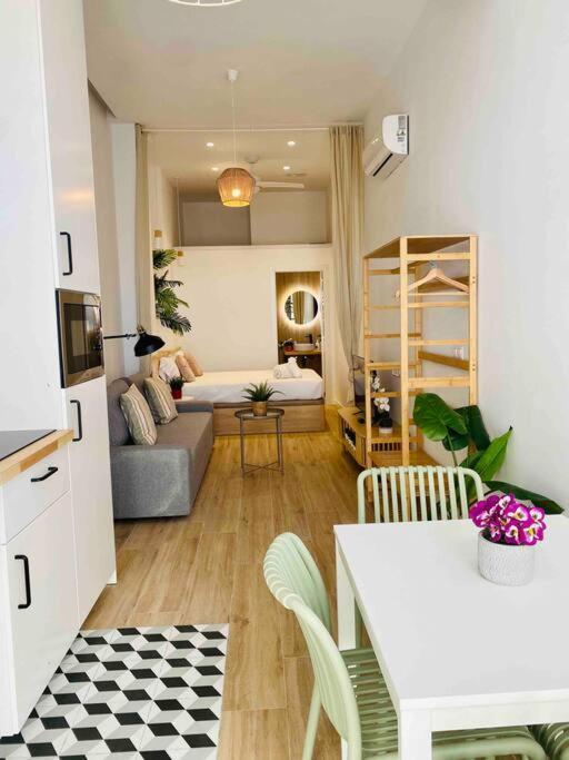Nice & Cozy Flat Close The Beach Валенсия Экстерьер фото